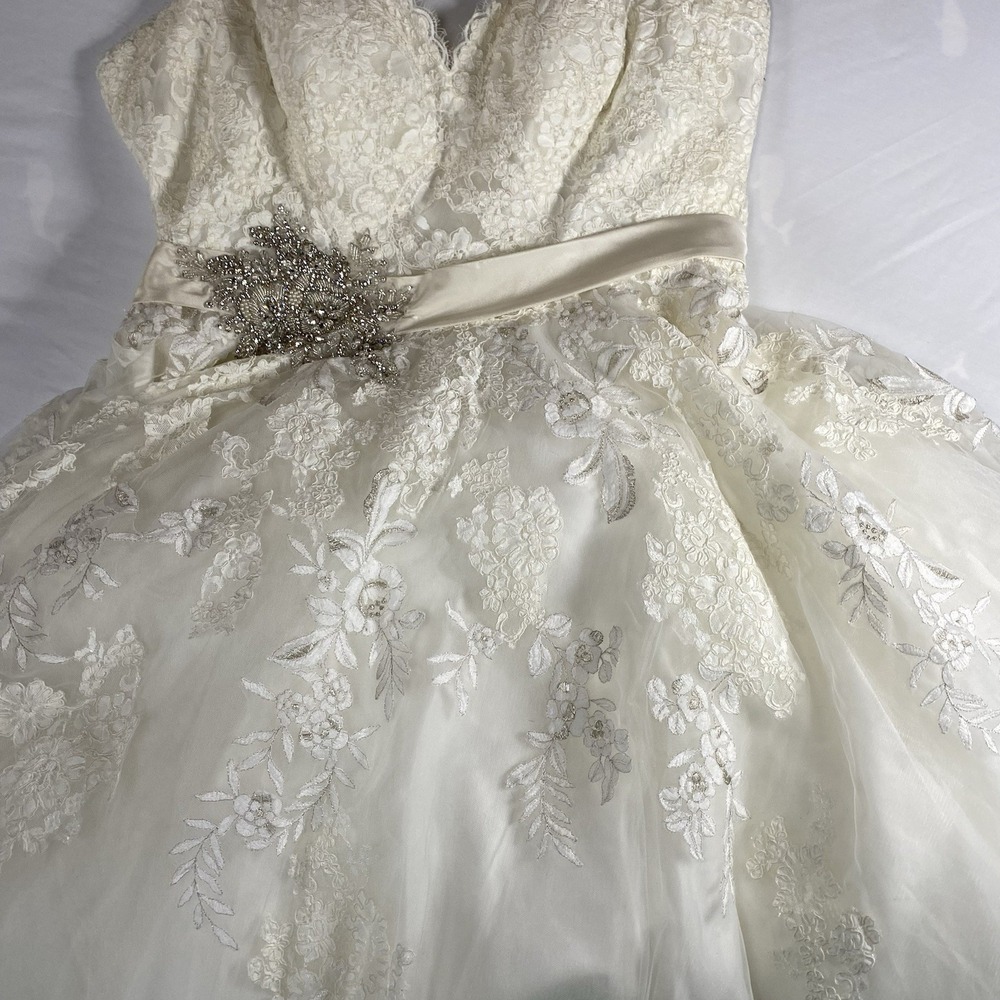 Wedding Dress Allure Romance Style 3609 - Size 14  Excellent Condition - Picture 4 of 14